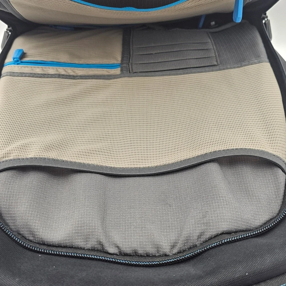 Alienware Vindicator 2.0 Gaming Laptop Backpack Black Blue Accents 17 Inch